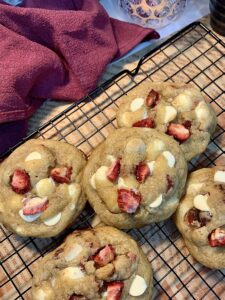 Strawberries and cream cookies