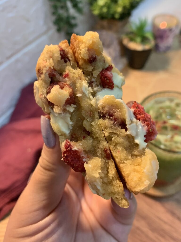 strawberries and cream cookies 2 strawberries and cream cookies 2